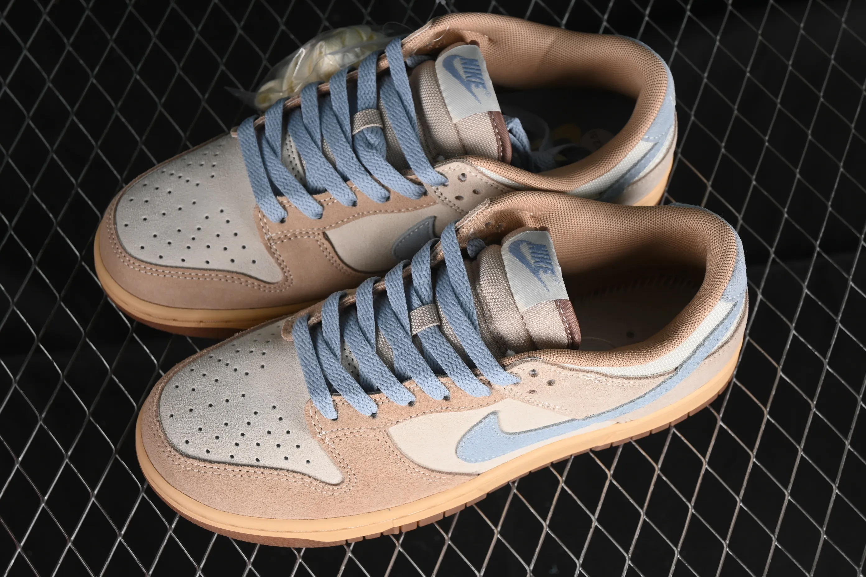 All categories Nk SB Dunk Series Nk SB Dunk Low low-top sneakers Nk Dunk Low "Sanddrift Blue" distressed sand contrast style SB low-top sports and leisure sneakers HF0106-100